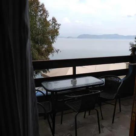 Vrachos κanari 아파트